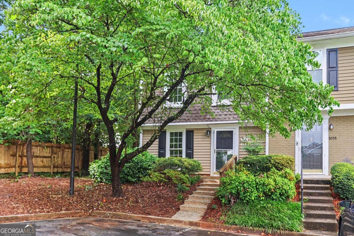 2 bedroom, 1.5 bathroom, 1,160 sq ft townhouse for sale at 1074 New Haven Drive, Marietta, GA 30064