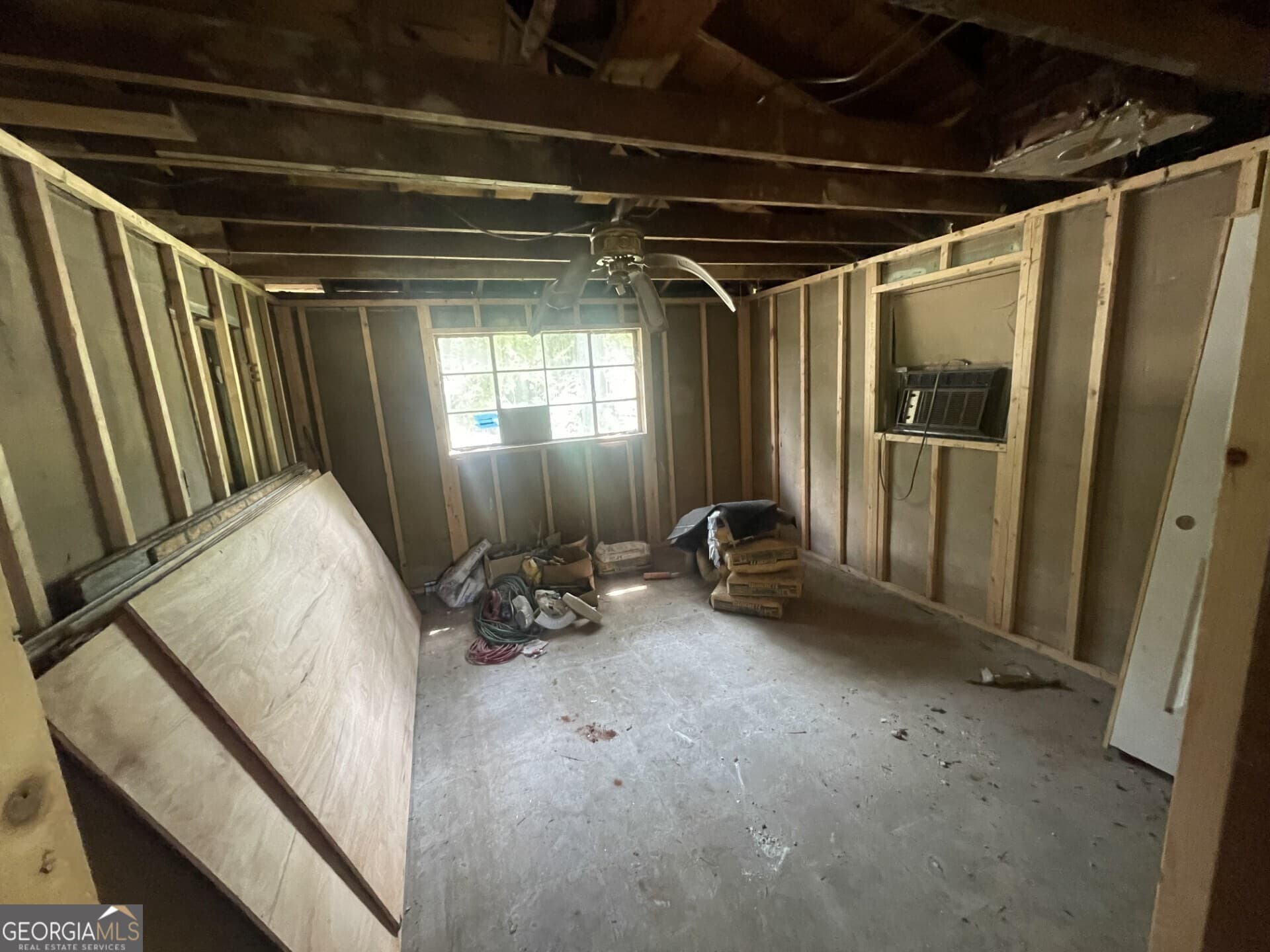 2 bedroom, 1 bathroom, 812 sq ft single family residence for sale at 34 Cherry Street, Mcdonough, GA 30253 — photo 4