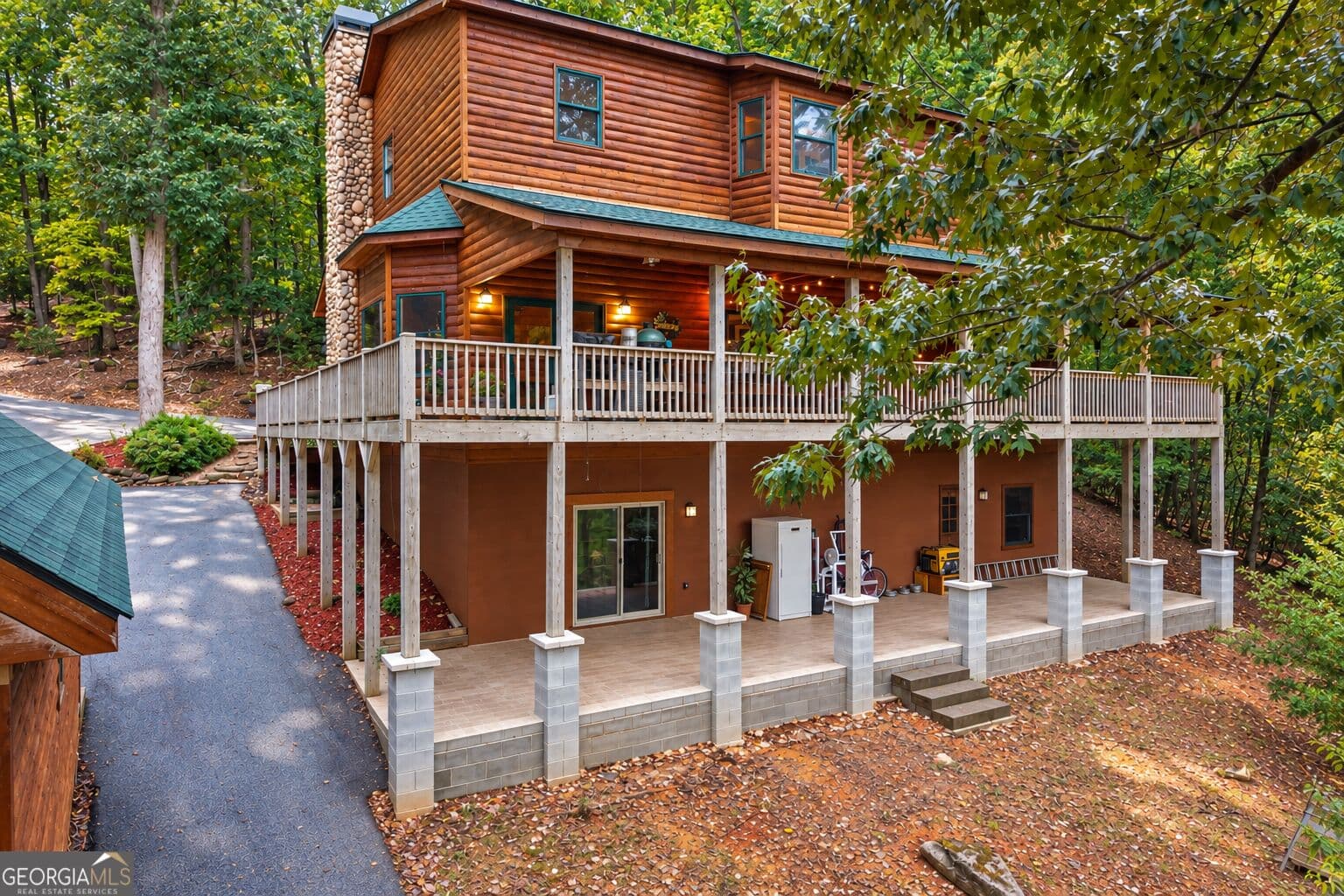 4 bedroom, 4.5 bathroom, 4,516 sq ft cabin,single family residence for sale at 94 Autumn Hill Drive, Sautee Nacoochee, GA 30571 — photo 3