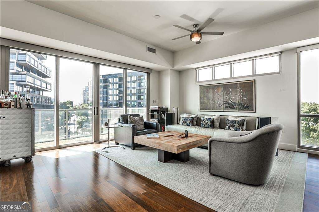 2 bedroom, 2 bathroom, 1,450 sq ft condominium for sale at 1100 Howell Mill Road 614, Atlanta, GA 30318 — photo 5