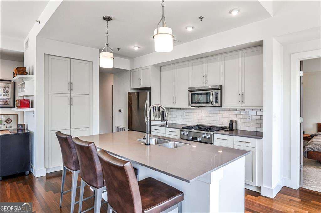 2 bedroom, 2 bathroom, 1,450 sq ft condominium for sale at 1100 Howell Mill Road 614, Atlanta, GA 30318 — photo 9