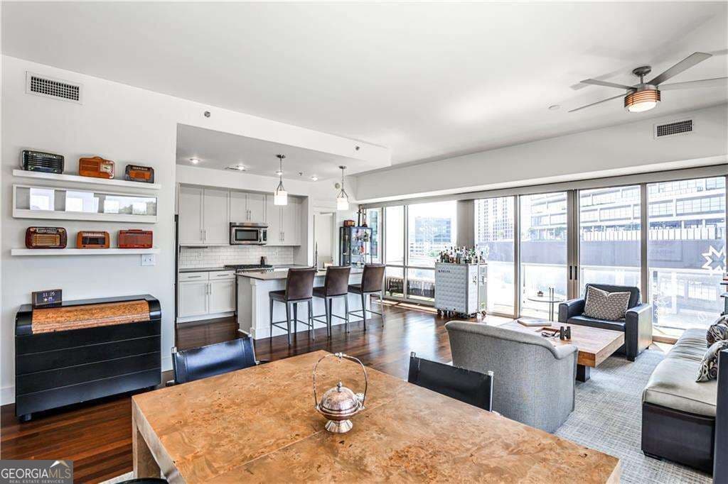 2 bedroom, 2 bathroom, 1,450 sq ft condominium for sale at 1100 Howell Mill Road 614, Atlanta, GA 30318 — photo 4