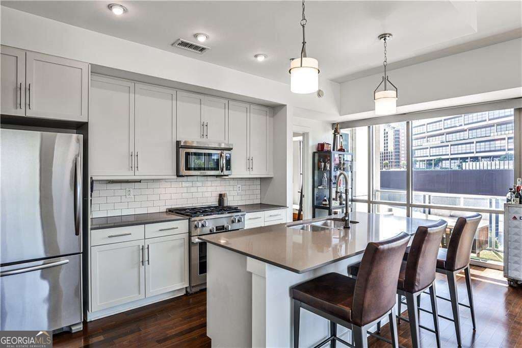 2 bedroom, 2 bathroom, 1,450 sq ft condominium for sale at 1100 Howell Mill Road 614, Atlanta, GA 30318 — photo 8