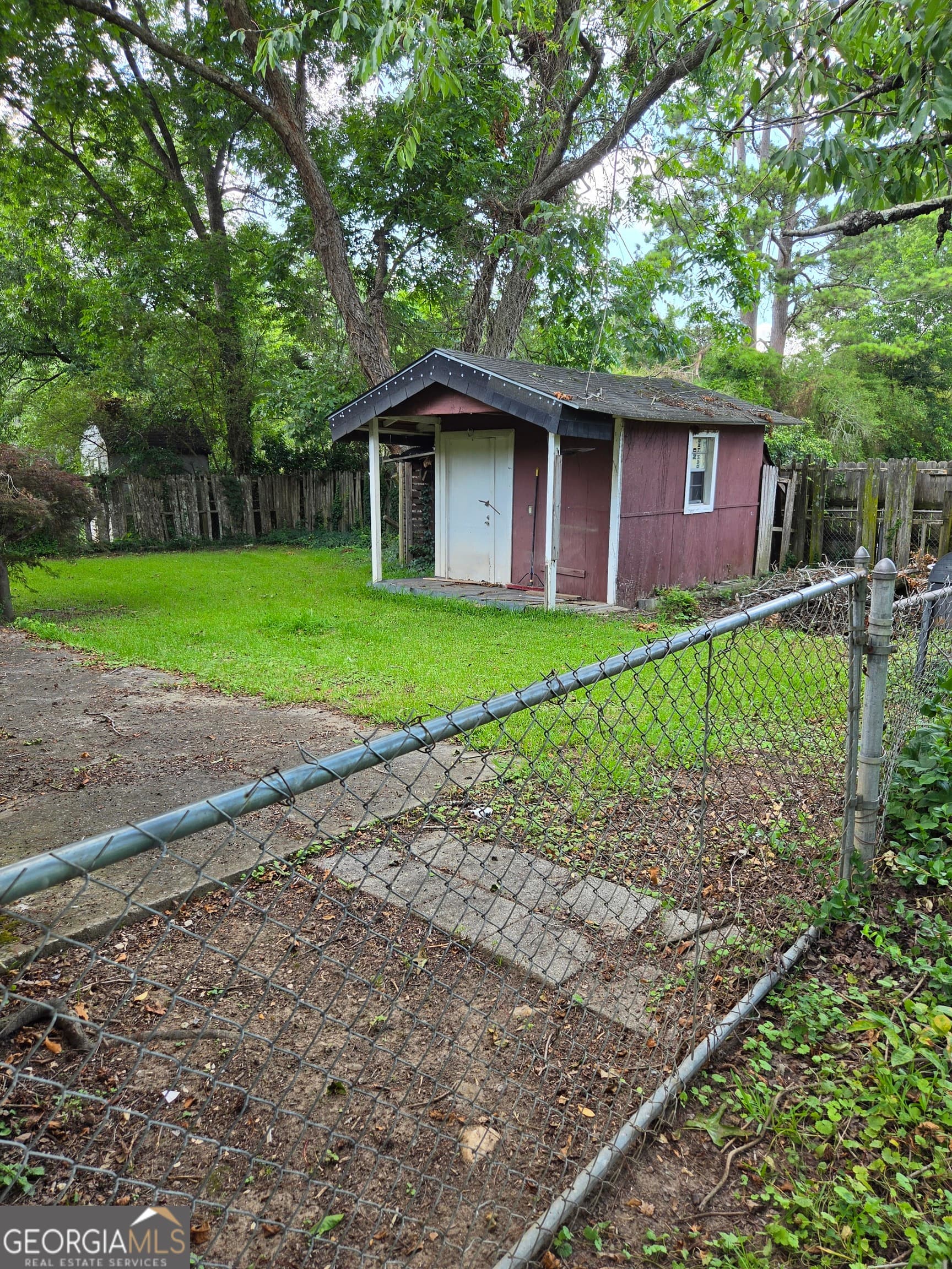 3 bedroom, 2 bathroom, 1,398 sq ft single family residence for sale at 1702 Cardinal Road, Jonesboro, GA 30238 — photo 2