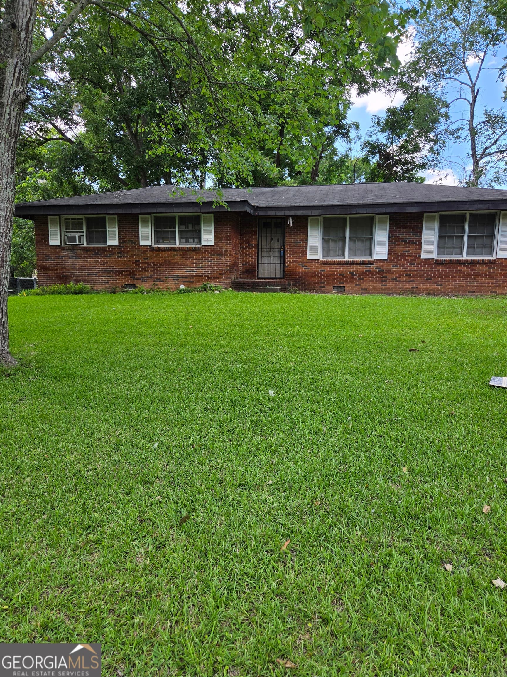 3 bedroom, 2 bathroom, 1,398 sq ft single family residence for sale at 1702 Cardinal Road, Jonesboro, GA 30238 — photo 1 of 14