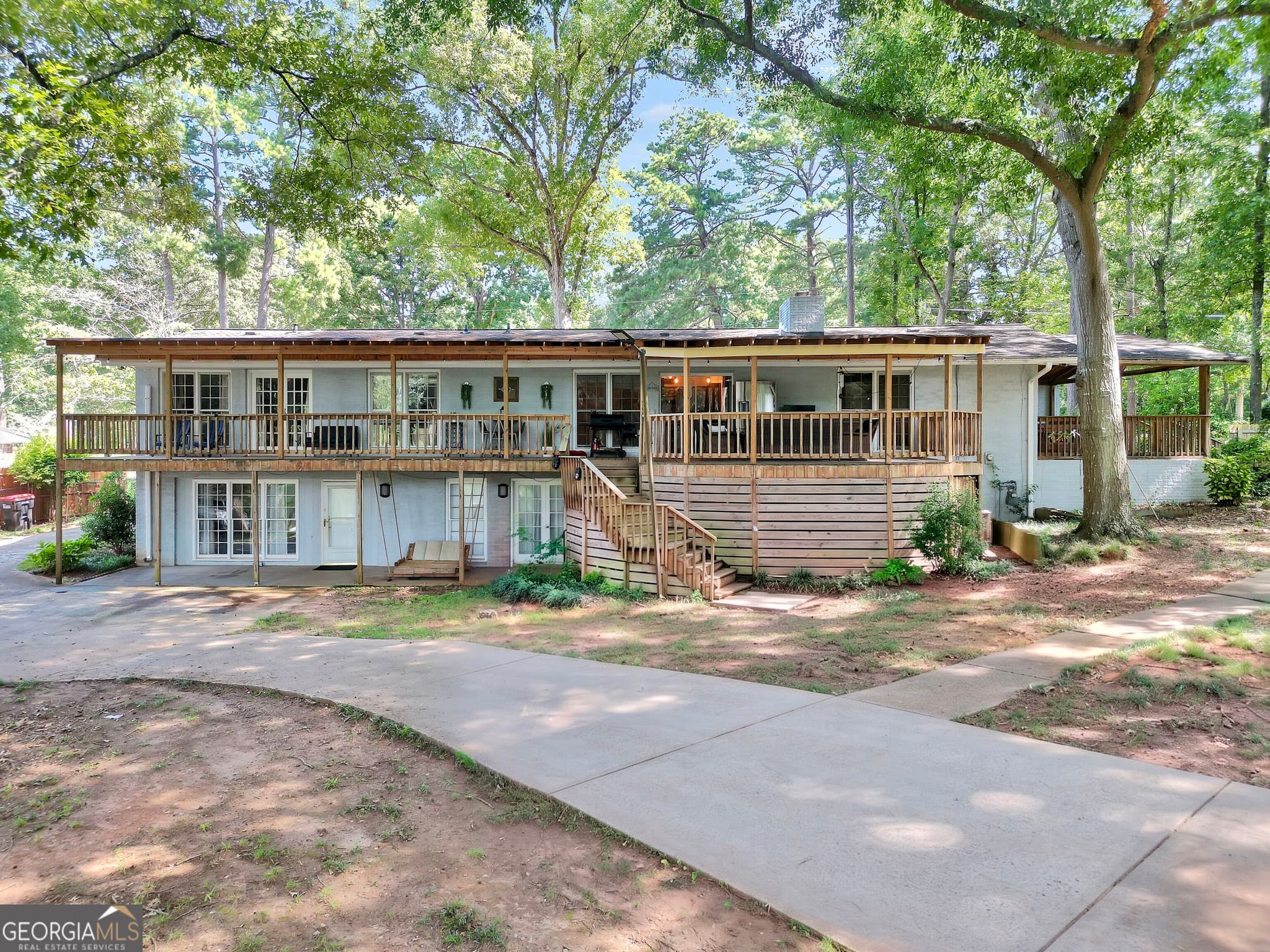 5 bedroom, 3 bathroom, 3,597 sq ft single family residence for sale at 1327 Lakeshore Drive, Griffin, GA 30224 — photo 5