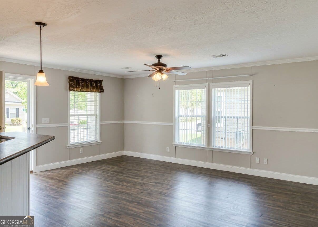 2 bedroom, 2 bathroom, 1,242 sq ft manufactured home,single family residence for sale at 83 Willow Drive, Newnan, GA 30263 — photo 3