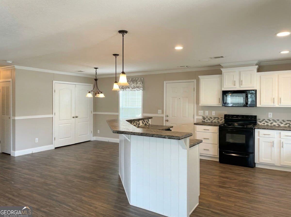 2 bedroom, 2 bathroom, 1,242 sq ft manufactured home,single family residence for sale at 83 Willow Drive, Newnan, GA 30263 — photo 5