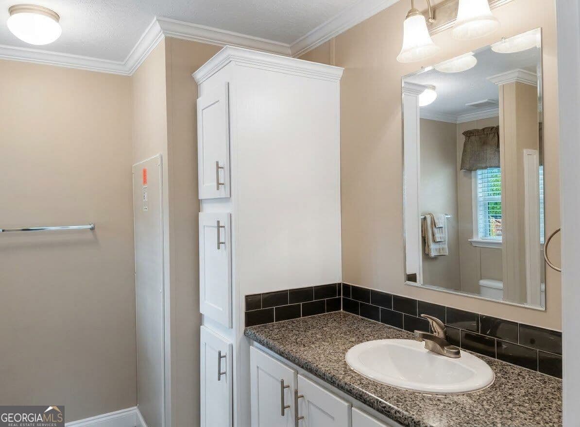 2 bedroom, 2 bathroom, 1,242 sq ft manufactured home,single family residence for sale at 83 Willow Drive, Newnan, GA 30263 — photo 9