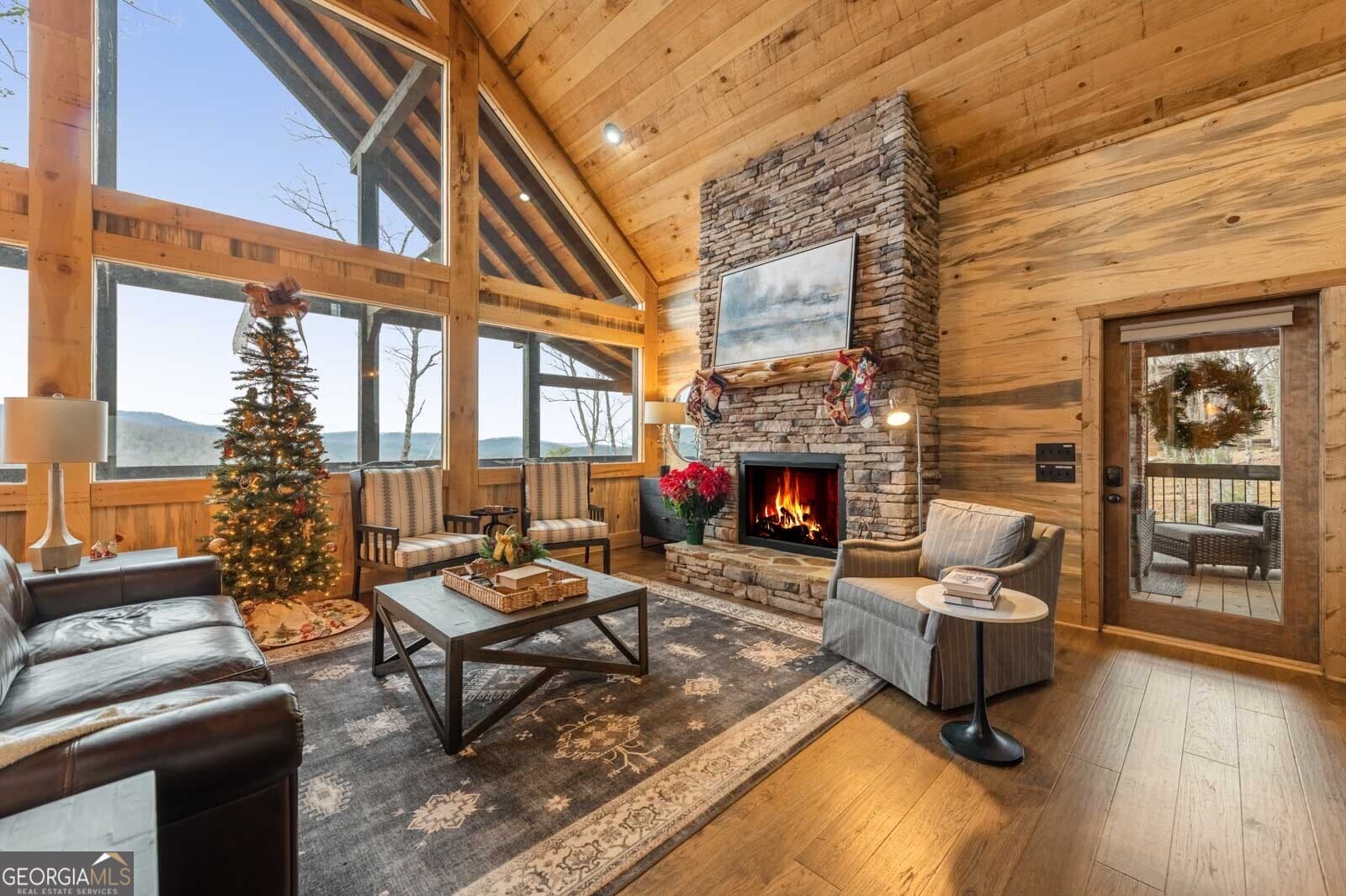 4 bedroom, 3.5 bathroom, 3,225 sq ft cabin,single family residence for sale at 467 Skylight Drive, Blue Ridge, GA 30513 — photo 6