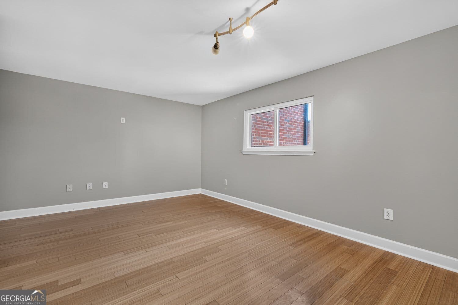 2 bedroom, 1.5 bathroom, 1,125 sq ft condominium for sale at 381 Ralph Mcgill Boulevard C, Atlanta, GA 30312 — photo 7