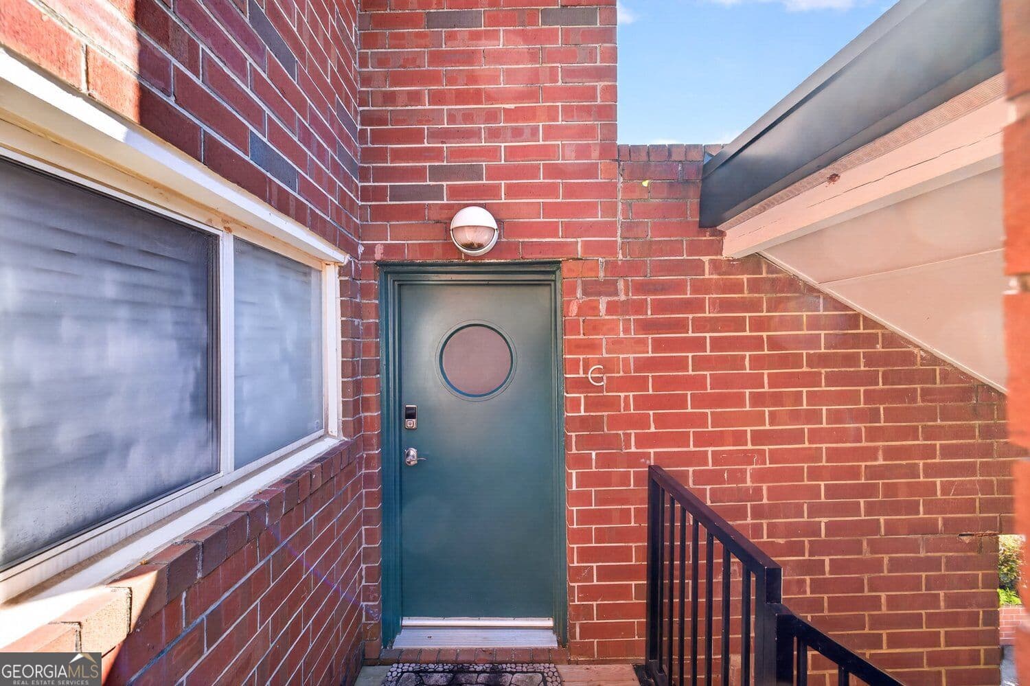2 bedroom, 1.5 bathroom, 1,125 sq ft condominium for sale at 381 Ralph Mcgill Boulevard C, Atlanta, GA 30312 — photo 3