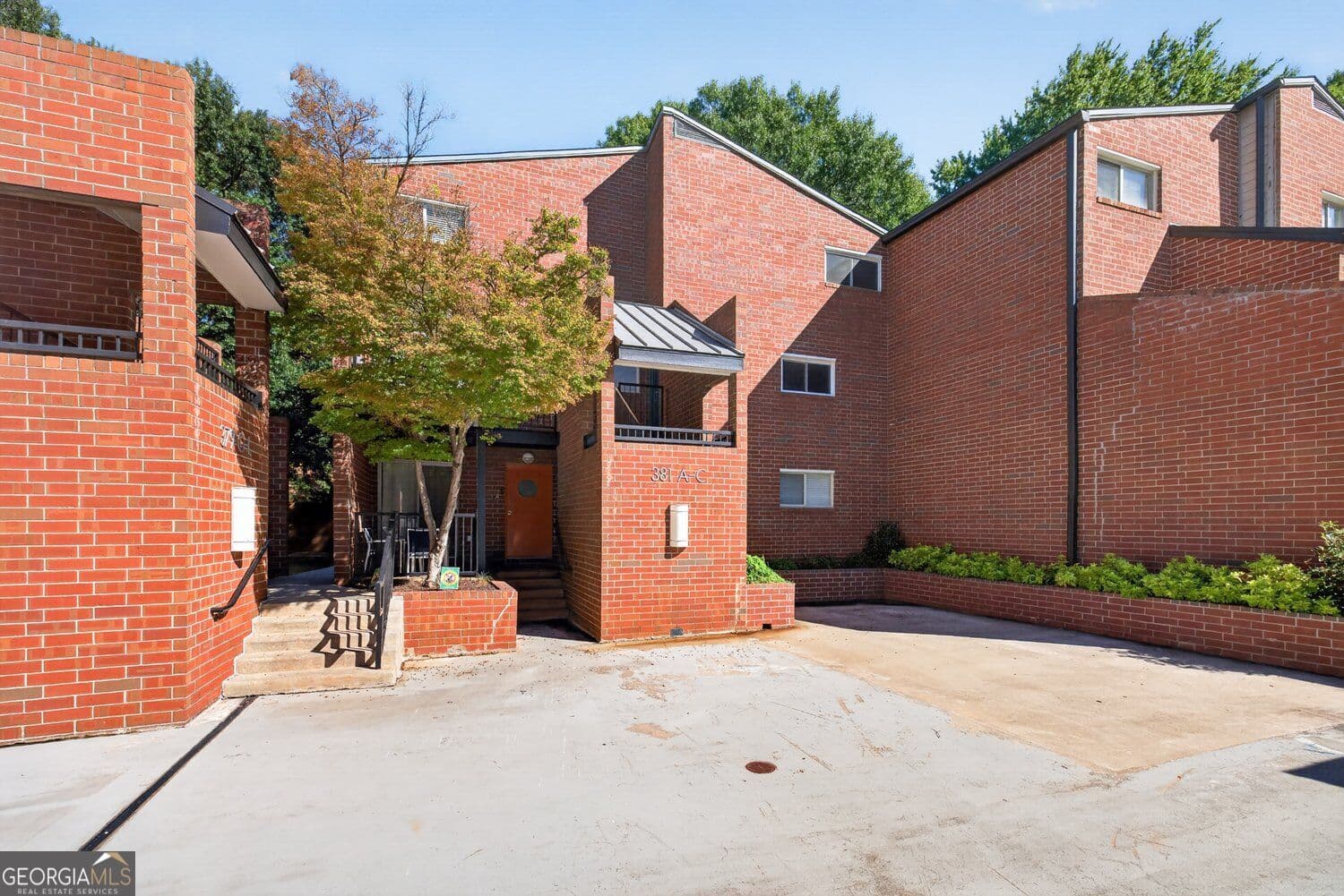 2 bedroom, 1.5 bathroom, 1,125 sq ft condominium for sale at 381 Ralph Mcgill Boulevard C, Atlanta, GA 30312 — photo 1 of 73