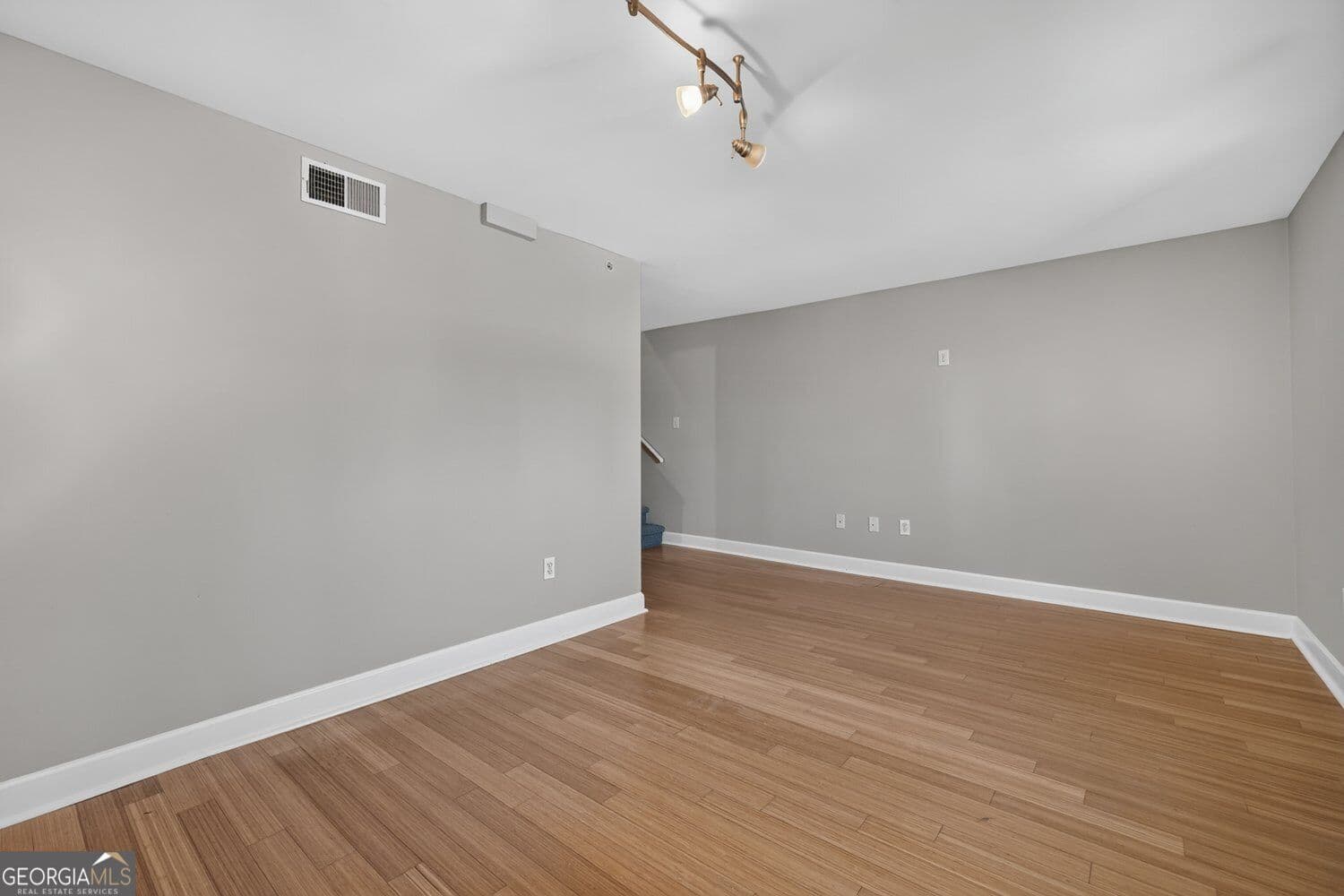 2 bedroom, 1.5 bathroom, 1,125 sq ft condominium for sale at 381 Ralph Mcgill Boulevard C, Atlanta, GA 30312 — photo 5