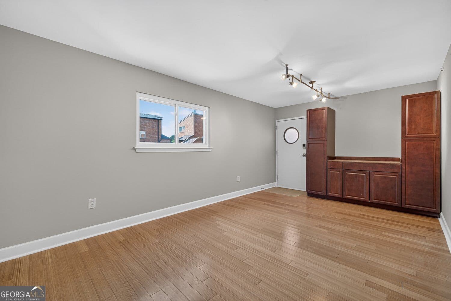 2 bedroom, 1.5 bathroom, 1,125 sq ft condominium for sale at 381 Ralph Mcgill Boulevard C, Atlanta, GA 30312 — photo 8
