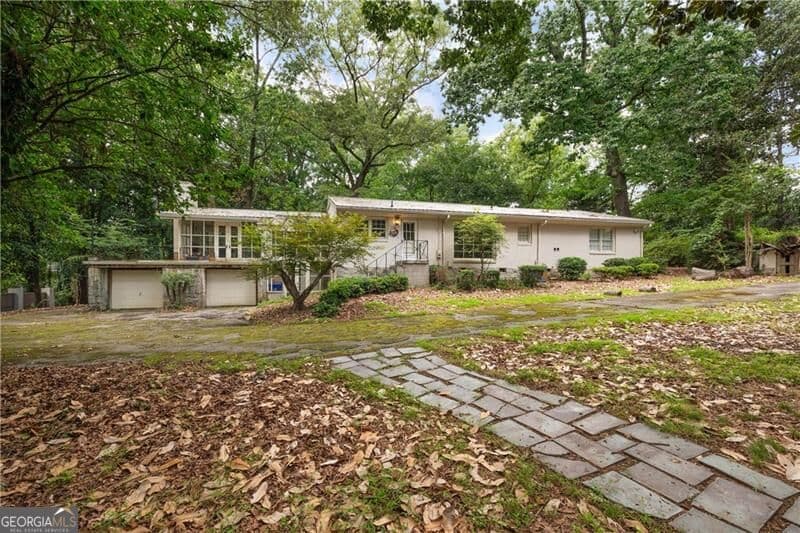 3 bedroom, 2 bathroom, 2,232 sq ft single family residence for sale at 4715 Ridgeview Road, Dunwoody, GA 30338 — photo 4