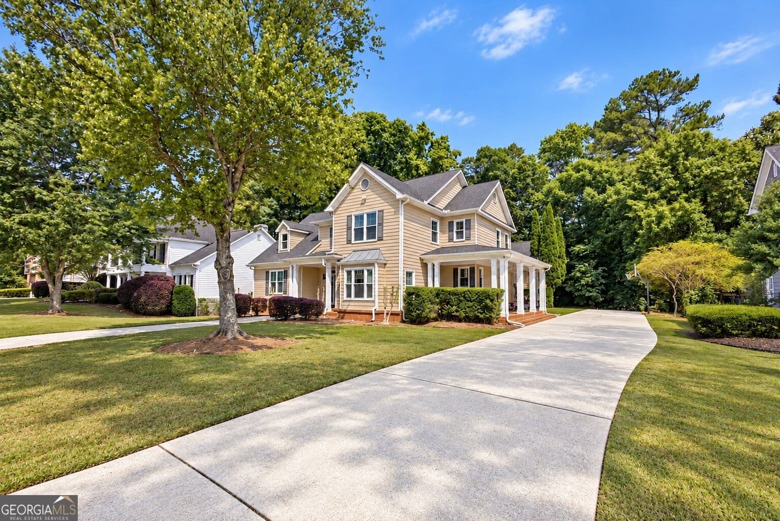 5 bedroom, 3.5 bathroom, 3,906 sq ft single family residence for sale at 420 Bay Grove Road, Loganville, GA 30052 — photo 2