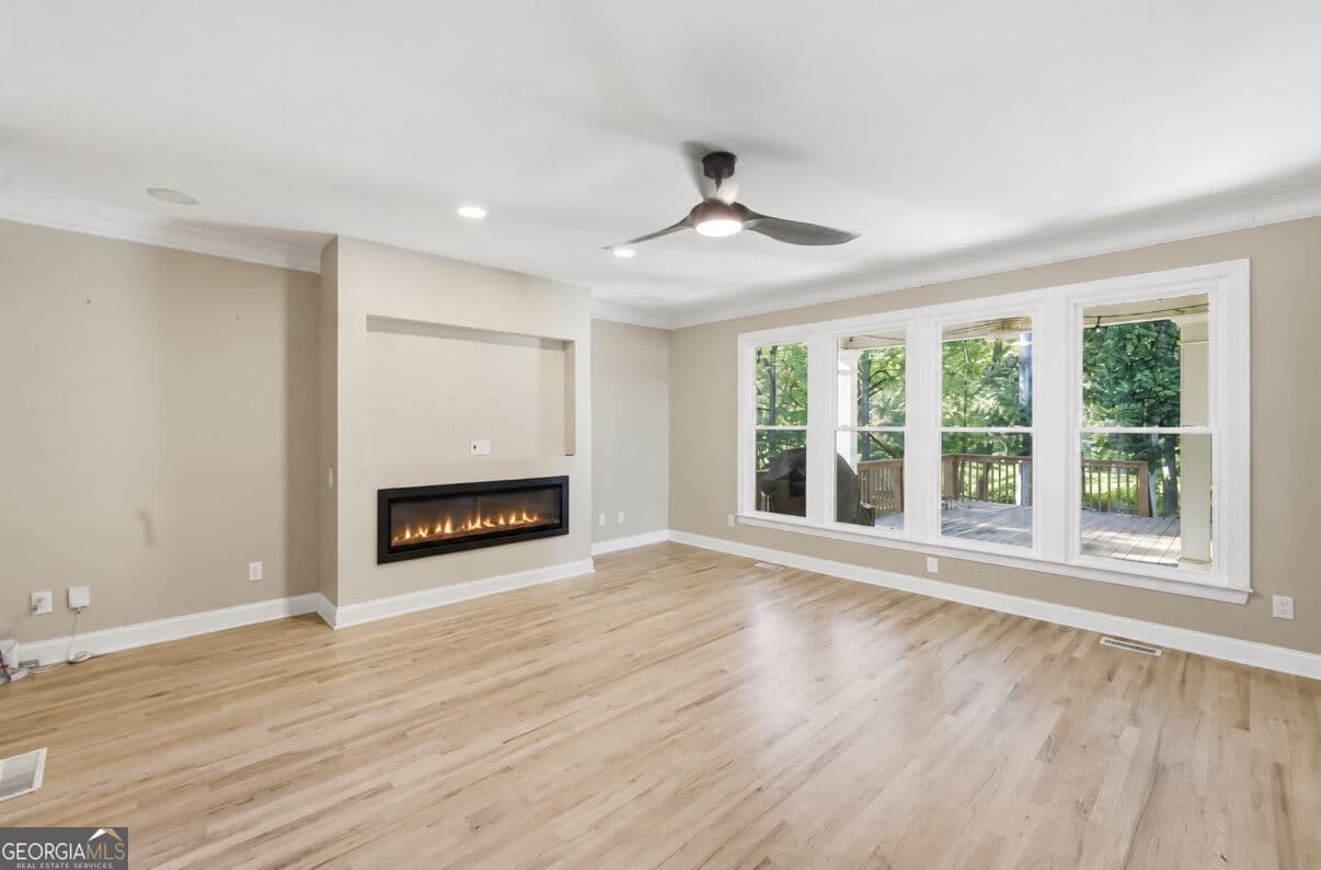 5 bedroom, 3.5 bathroom, 3,906 sq ft single family residence for sale at 420 Bay Grove Road, Loganville, GA 30052 — photo 4