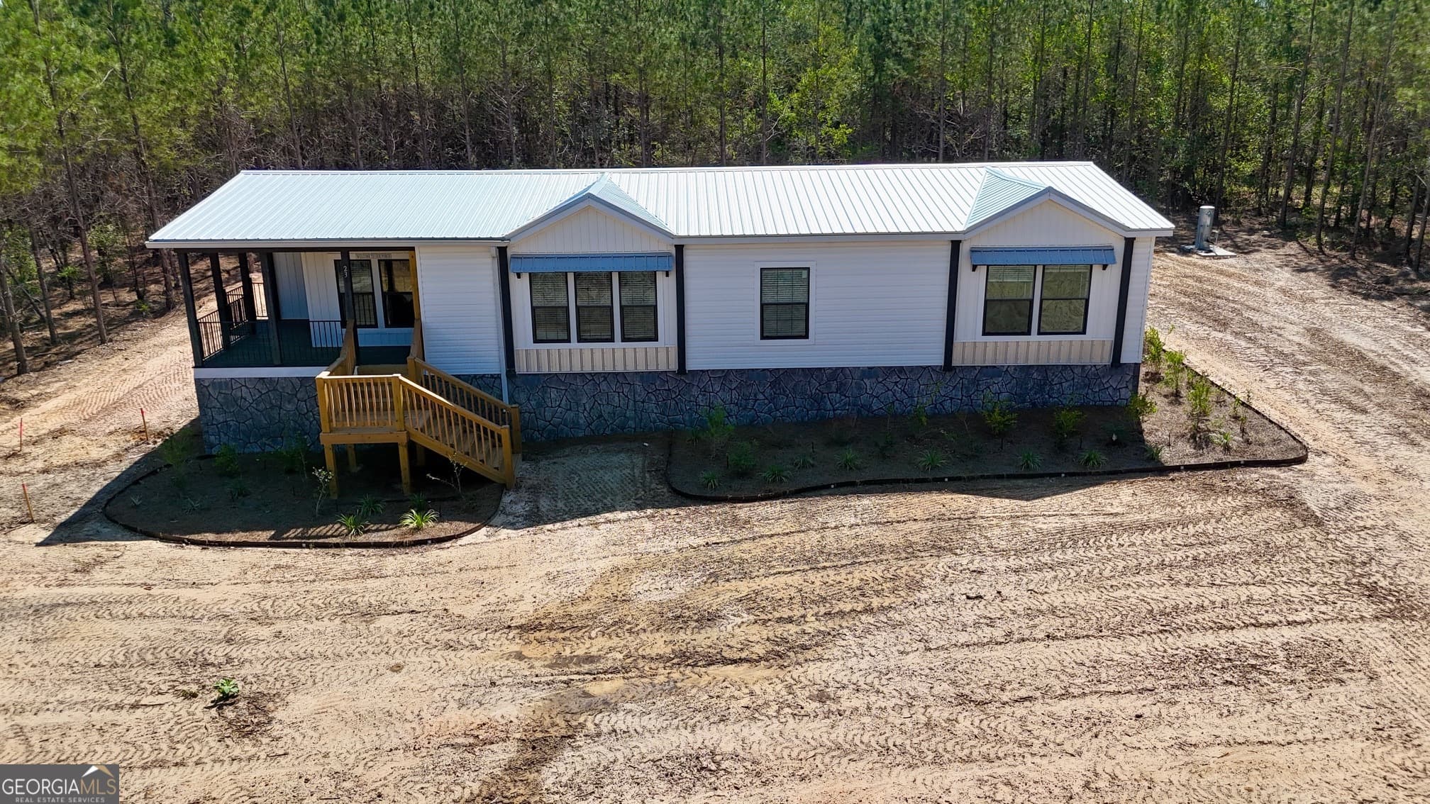 3 bedroom, 2 bathroom, 2,112 sq ft single family residence under contract at 1262 Penny Morris Road, Baxley, GA 31513 — photo 2