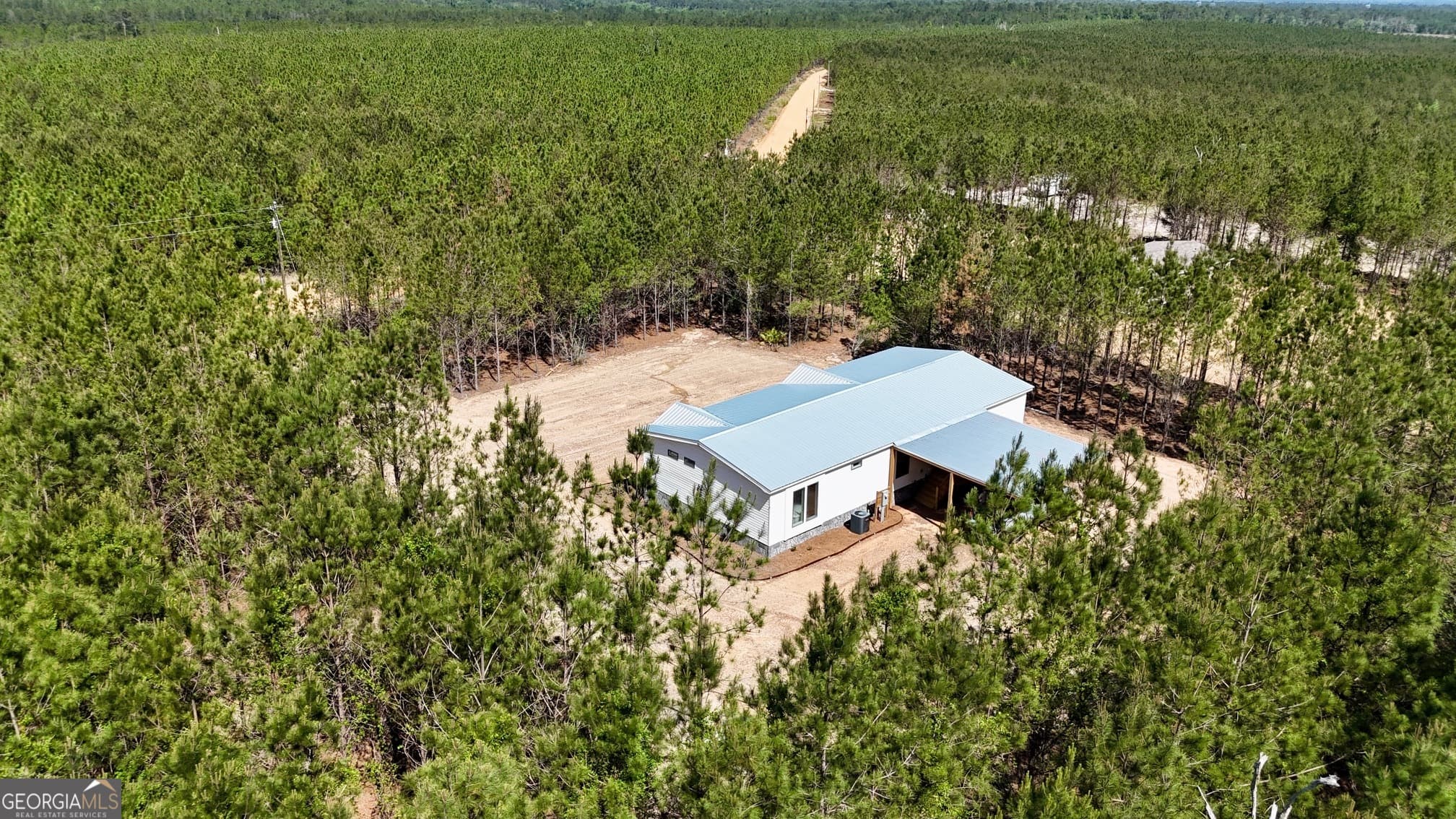 3 bedroom, 2 bathroom, 2,112 sq ft single family residence under contract at 1262 Penny Morris Road, Baxley, GA 31513 — photo 3