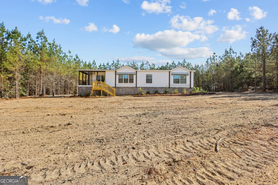 3 bedroom, 2 bathroom, 2,112 sq ft single family residence under contract at 1262 Penny Morris Road, Baxley, GA 31513 — photo 5