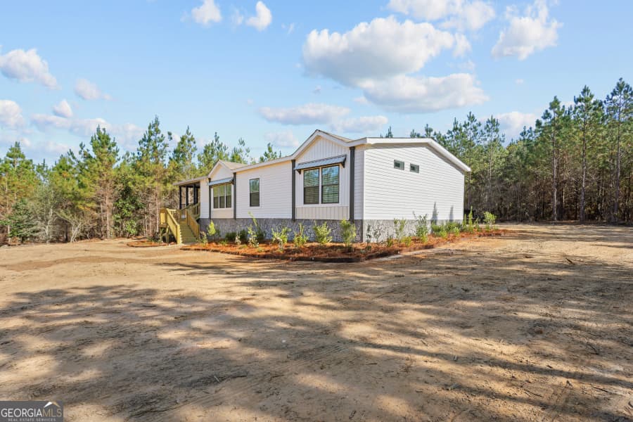 3 bedroom, 2 bathroom, 2,112 sq ft single family residence under contract at 1262 Penny Morris Road, Baxley, GA 31513 — photo 9