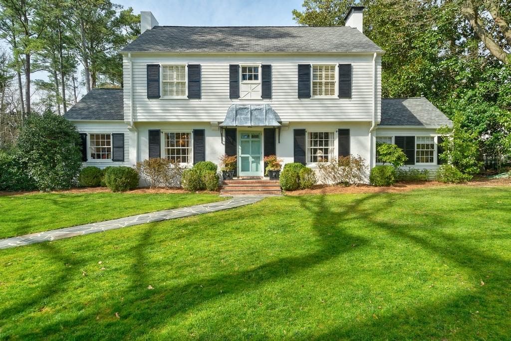5 bedroom, 6 bathroom, 5,285 sq ft single family residence sold at 889 W Wesley Road, Atlanta, GA 30327