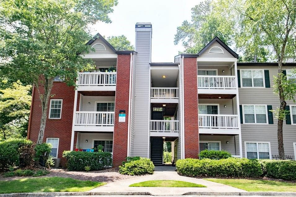 2 bedroom, 2 bathroom, 1,130 sq ft apartment for rent at 100 Ashford Gables Drive 1A-211, Dunwoody, GA 30338 for $1,652 a month — photo 1 of 33