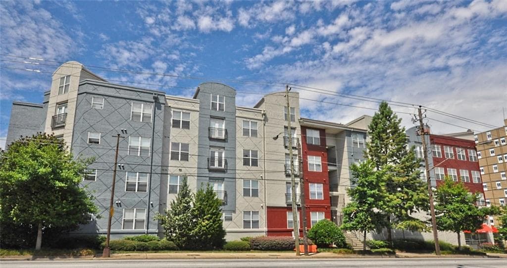 1 bedroom, 1 bathroom, 693 sq ft apartment for rent at 433 Highland Avenue 02_1222, Atlanta, GA 30312 for $1,353 a month — photo 1 of 18