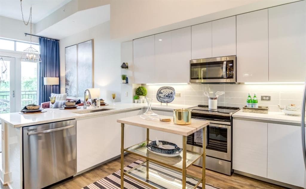 2 bedroom, 2 bathroom, 1,443 sq ft apartment for rent at 530 East Paces Ferry Road 1012, Atlanta, GA 30305 for $3,215 a month — photo 3