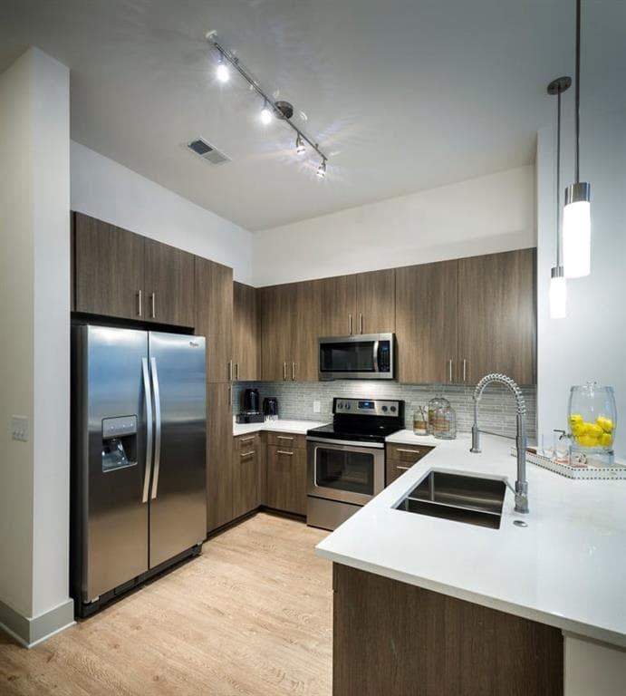 1 bedroom, 1 bathroom, 729 sq ft apartment for rent at 400 Pharr Road 185, Atlanta, GA 30305 for $1,776 a month — photo 2