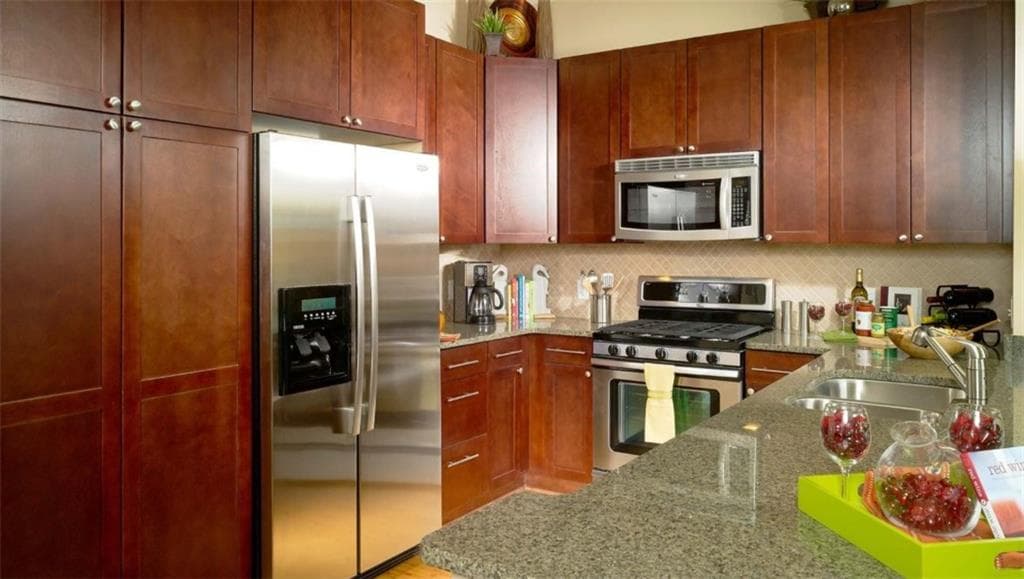 1 bedroom, 2 bathroom, 926 sq ft apartment for rent at 3645 Habersham Road 303, Atlanta, GA 30305 for $1,798 a month — photo 2