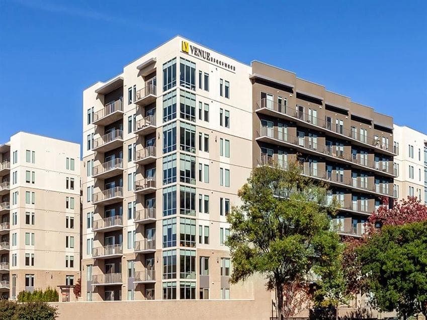 2 bedroom, 2 bathroom, 1,388 sq ft apartment for rent at 2144 Peachtree Road 630, Atlanta, GA 30309 for $2,334 a month — photo 1 of 37