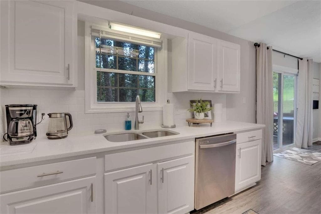 3 bedroom, 2 bathroom single family residence for rent at 302 Hidden Court, Woodstock, GA 30189 for $5,450 a month — photo 9