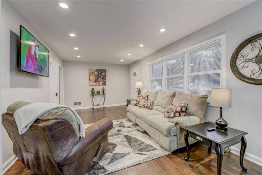 3 bedroom, 2 bathroom single family residence for rent at 3041 Pasadena Drive, Decatur, GA 30032 for $3,850 a month — photo 3