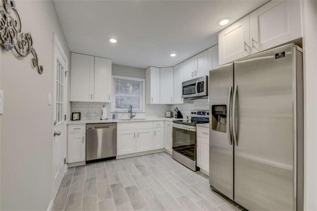 3 bedroom, 2 bathroom single family residence for rent at 3041 Pasadena Drive, Decatur, GA 30032 for $3,850 a month — photo 7