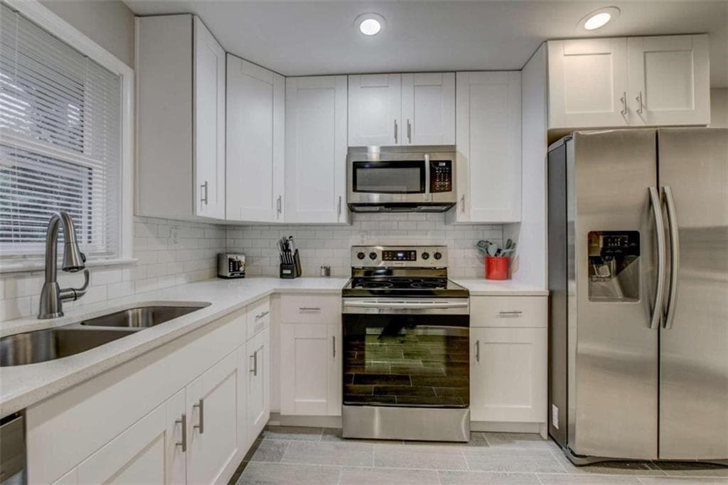 3 bedroom, 2 bathroom single family residence for rent at 3041 Pasadena Drive, Decatur, GA 30032 for $3,850 a month — photo 9