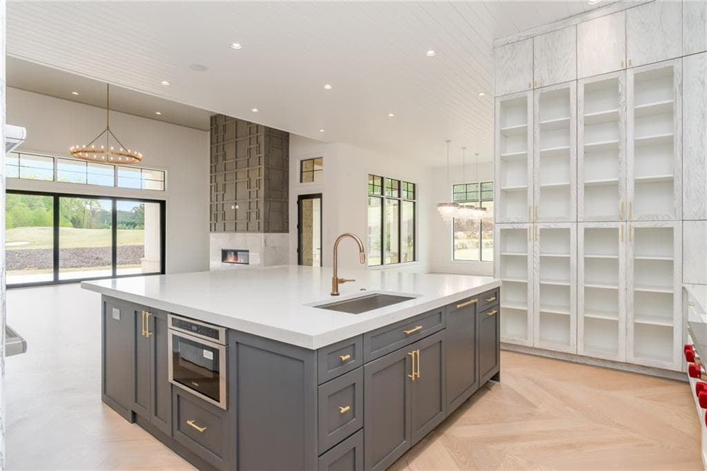 7 bedroom, 14 bathroom, 9,354 sq ft single family residence under contract at 16047 Manor Club Drive, Milton, GA 30004 — photo 2