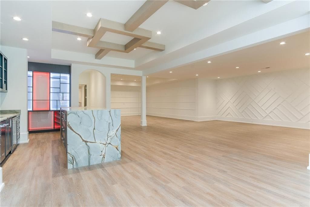7 bedroom, 14 bathroom, 9,354 sq ft single family residence under contract at 16047 Manor Club Drive, Milton, GA 30004 — photo 9