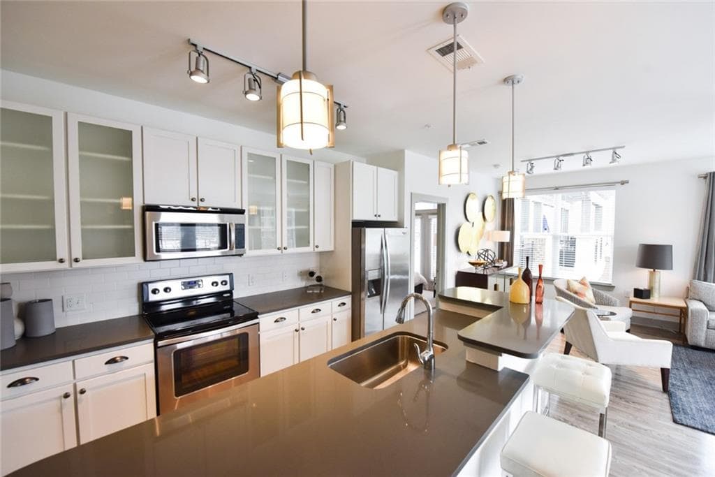 1 bedroom, 1 bathroom, 812 sq ft apartment for rent at 1213 Avalon Boulevard 4216, Alpharetta, GA 30009 for $2,140 a month — photo 7