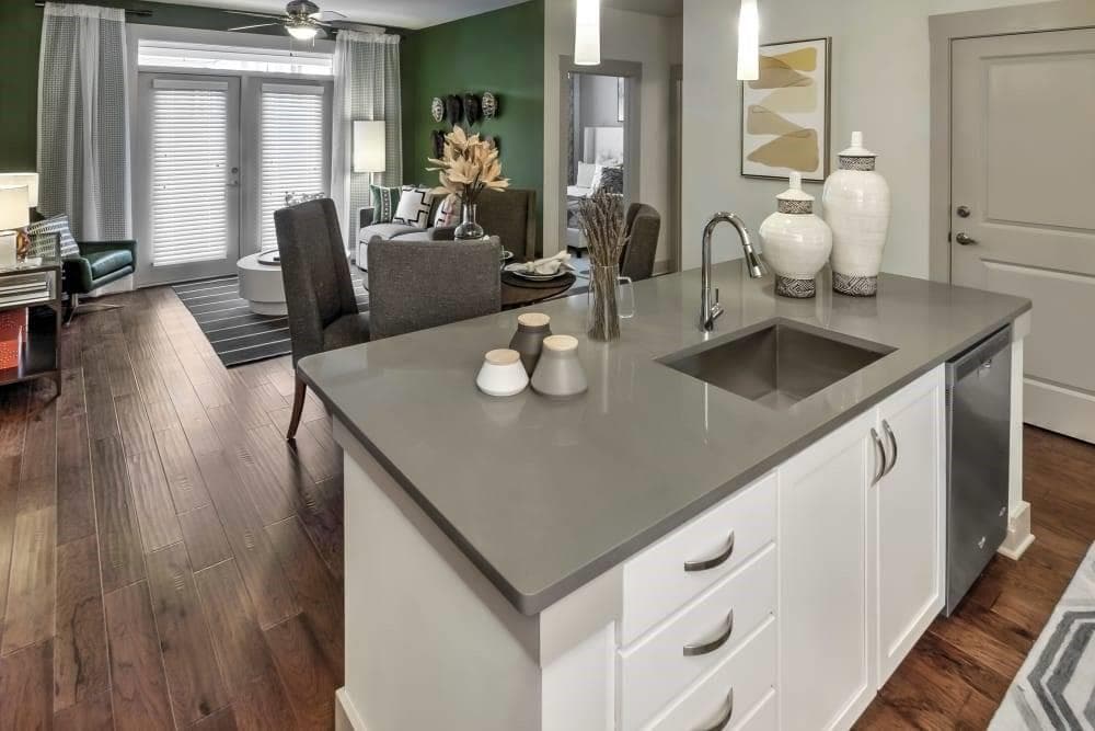 2 bedroom, 2 bathroom, 1,135 sq ft apartment for rent at 910 Deerfield Crossing Drive 07317, Alpharetta, GA 30004 for $2,140 a month — photo 3