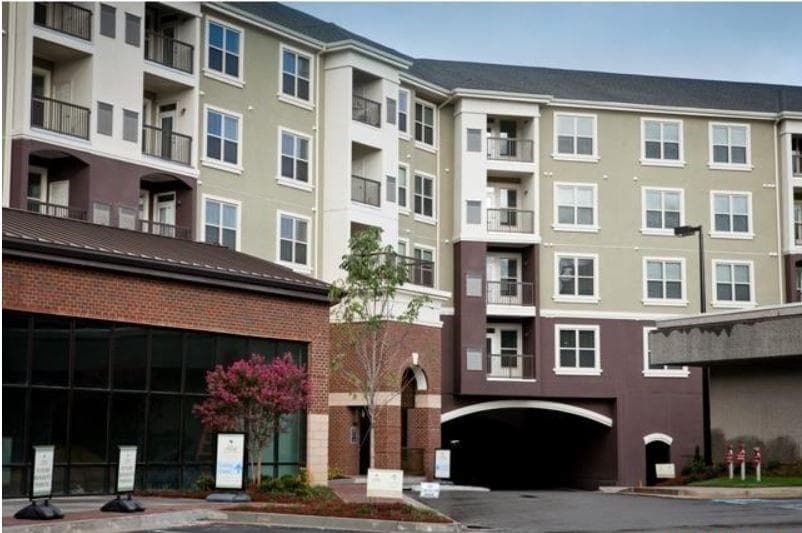 1 bedroom, 1 bathroom, 824 sq ft apartment for rent at 5610 Glenridge Drive 423, Sandy Springs, GA 30342 for $1,456 a month — photo 2