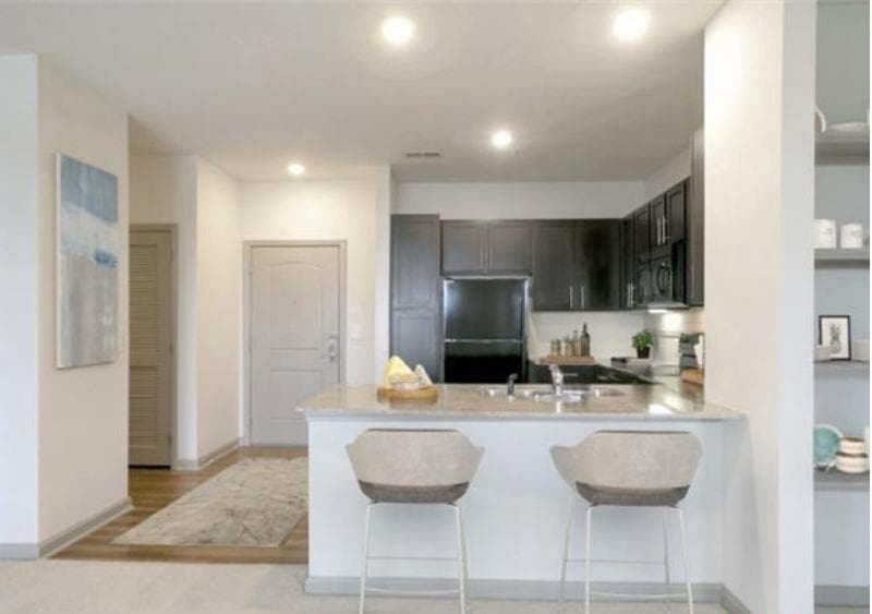 1 bedroom, 1 bathroom, 824 sq ft apartment for rent at 5610 Glenridge Drive 423, Sandy Springs, GA 30342 for $1,456 a month — photo 4