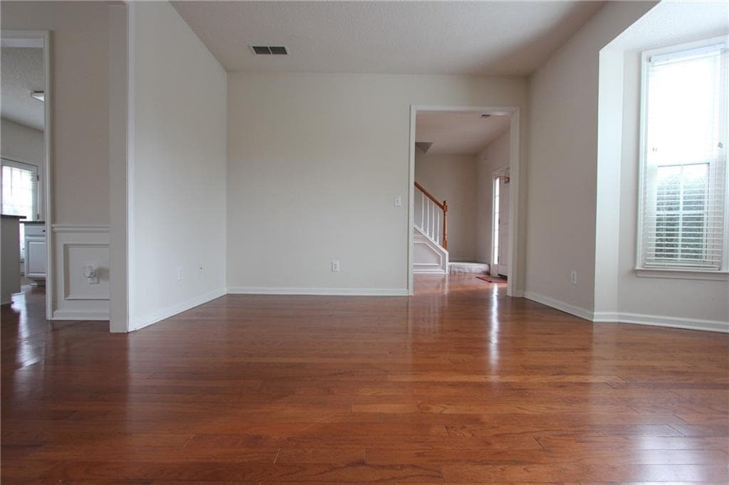 4 bedroom, 3 bathroom single family residence for rent at 345 Leatherman Court, Alpharetta, GA 30005 for $2,500 a month — photo 6