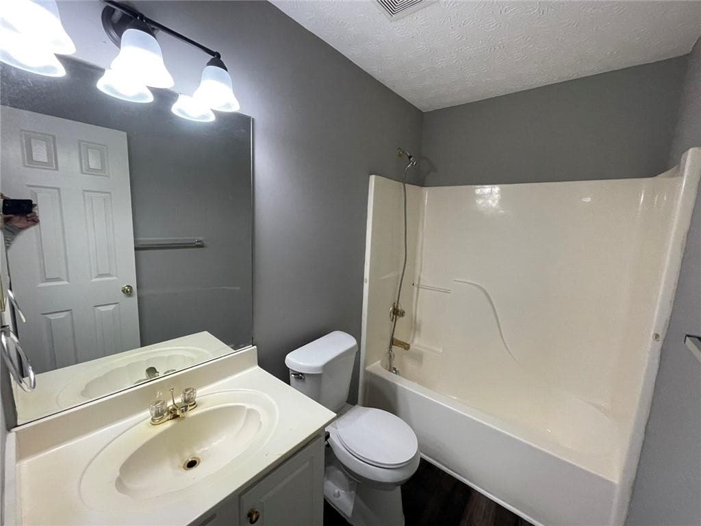 3 bedroom, 3 bathroom, 1,958 sq ft single family residence for sale at 2162 Anconia Circle, Lawrenceville, GA 30044 — photo 10