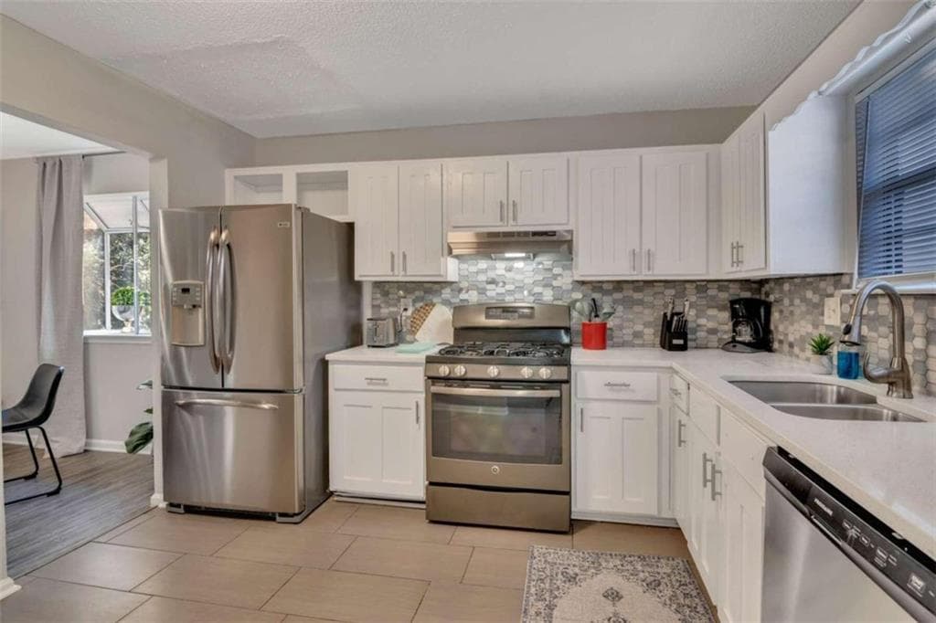2 bedroom, 2 bathroom townhouse for rent at 1200 Falling Water Drive, Smyrna, GA 30080 for $3,750 a month — photo 7