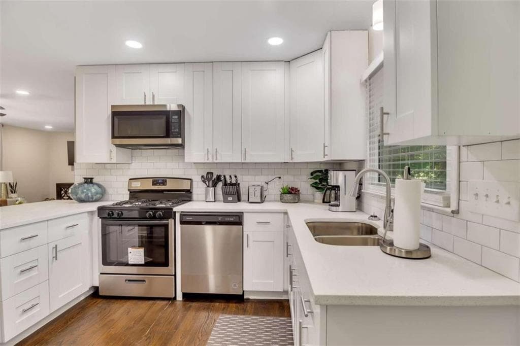 4 bedroom, 3 bathroom single family residence for rent at 1386 Sandtown Road, Marietta, GA 30008 for $5,250 a month — photo 3