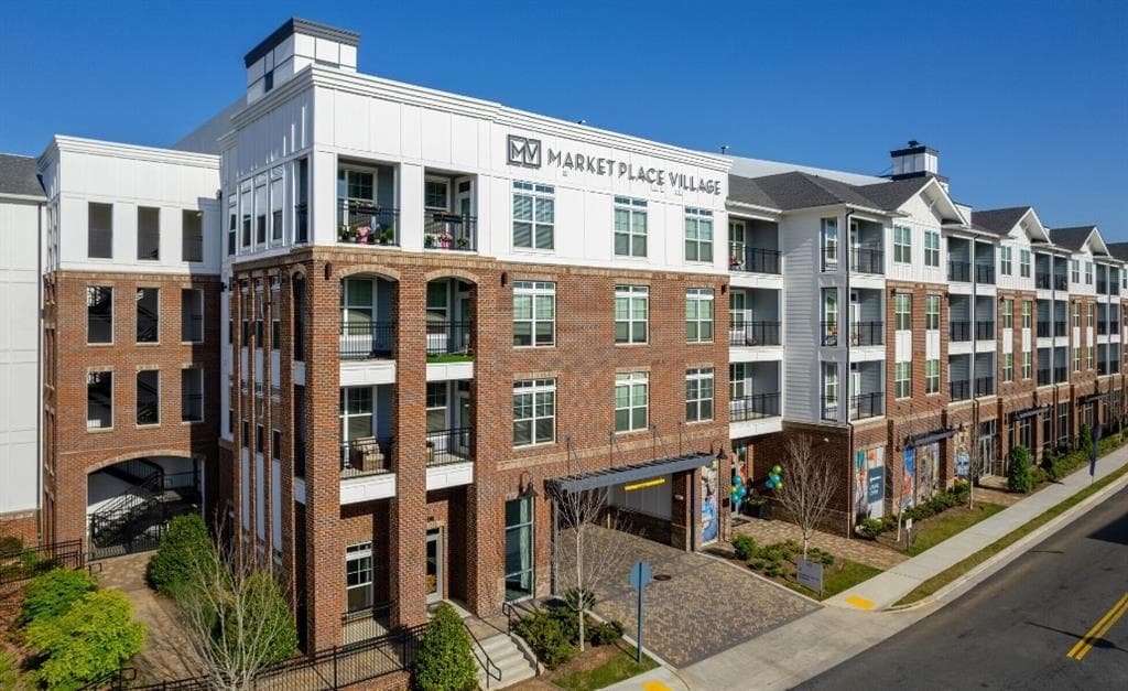 1 bedroom, 1 bathroom, 707 sq ft apartment for rent at 1486 Terrell Mill Road 465, Marietta, GA 30067 for $1,660 a month — photo 2