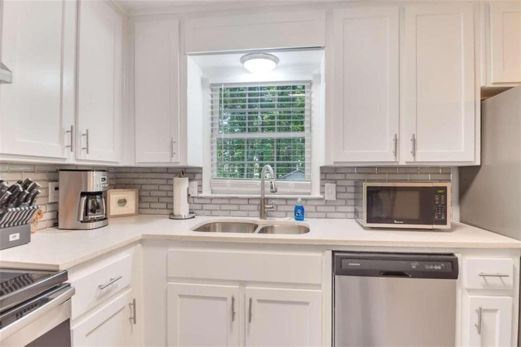 4 bedroom, 2 bathroom single family residence for rent at 6340 McCollum Lane, Acworth, GA 30102 for $5,250 a month — photo 8
