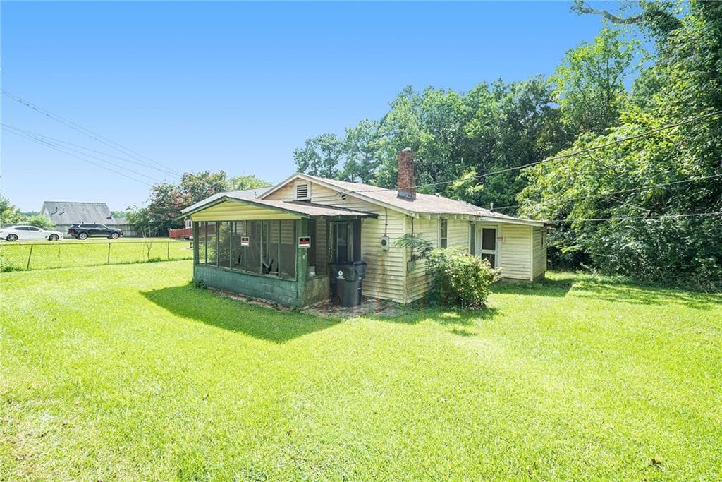 2 bedroom, 1 bathroom, 1,034 sq ft single family residence for sale at 155 TYE Street, Stockbridge, GA 30281
